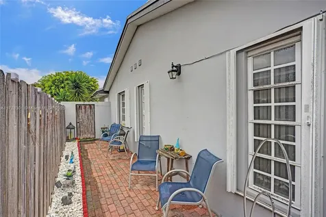 19942 NW 62nd Court Hialeah FL 33015
