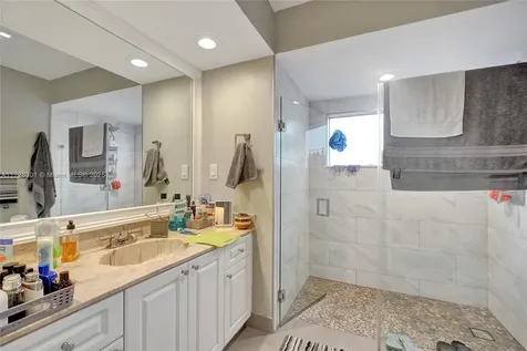 19942 NW 62nd Court Hialeah FL 33015