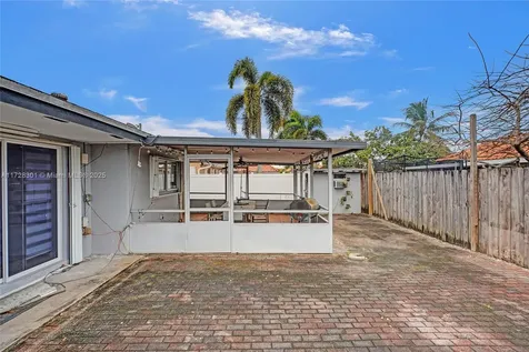 19942 NW 62nd Court Hialeah FL 33015