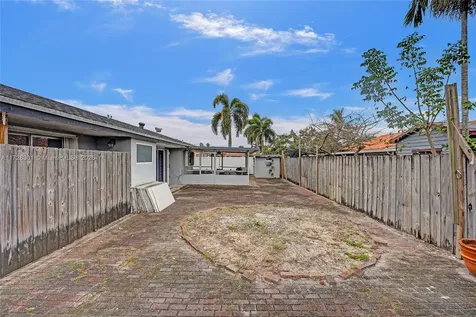 19942 NW 62nd Court Hialeah FL 33015