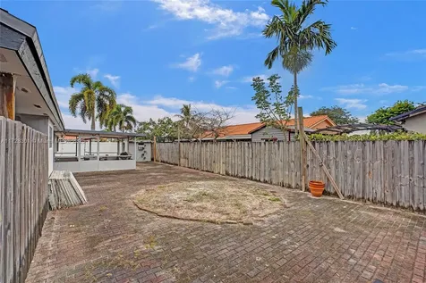19942 NW 62nd Court Hialeah FL 33015