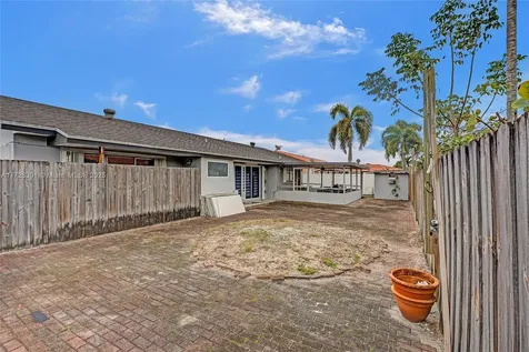 19942 NW 62nd Court Hialeah FL 33015