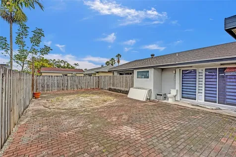 19942 NW 62nd Court Hialeah FL 33015