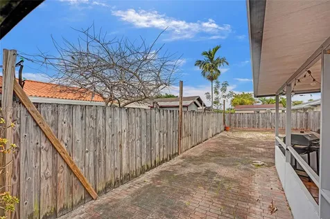 19942 NW 62nd Court Hialeah FL 33015