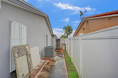 19942 NW 62nd Court Hialeah FL 33015