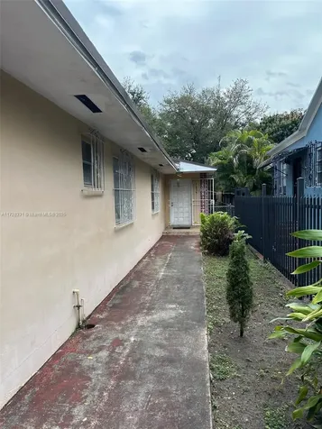 2635 NW 25th Avenue Miami FL 33142
