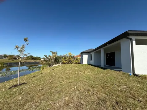1320 NE 14th Avenue Cape Coral FL 33909