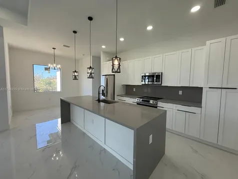 1320 NE 14th Avenue Cape Coral FL 33909