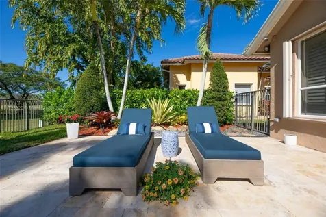 2485 Poinciana Drive Weston FL 33327