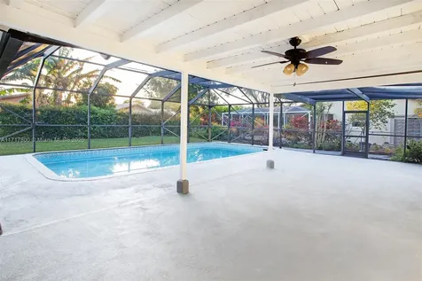 1232 NW 85th Terrace Coral Springs FL 33071