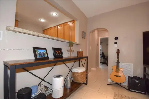 901 SW 18th Court Fort Lauderdale FL 33315