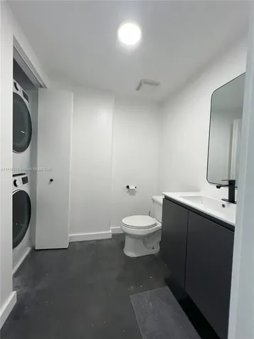 690 SW 1st Court Miami FL 33130