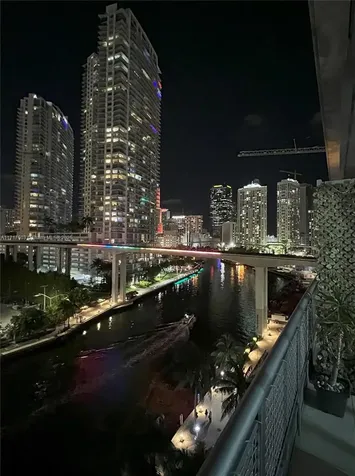 690 SW 1st Court Miami FL 33130