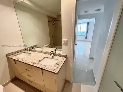 1000 West Avenue Miami Beach FL 33139