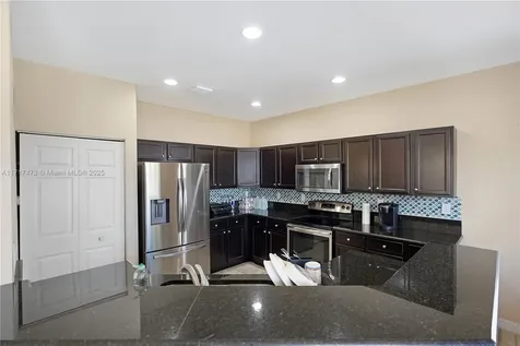 8831 W 34th Court Hialeah FL 33018