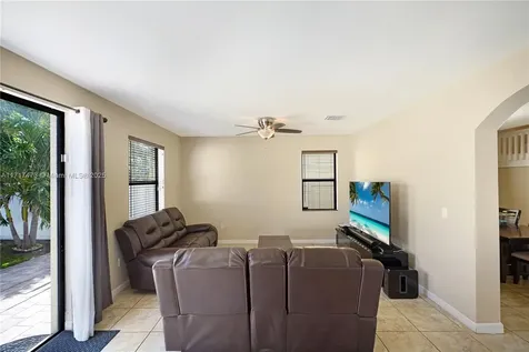 8831 W 34th Court Hialeah FL 33018