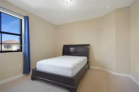8831 W 34th Court Hialeah FL 33018