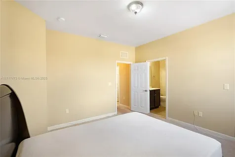 8831 W 34th Court Hialeah FL 33018