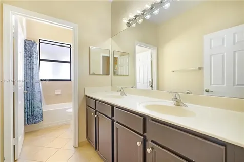 8831 W 34th Court Hialeah FL 33018