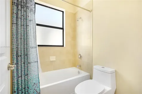 8831 W 34th Court Hialeah FL 33018