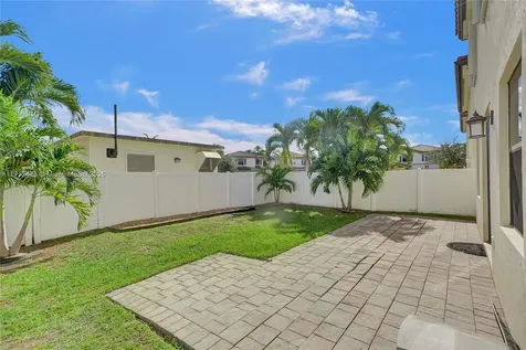 8831 W 34th Court Hialeah FL 33018