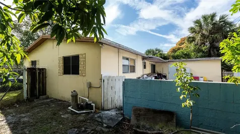 2741 SW 2nd Court Fort Lauderdale FL 33312