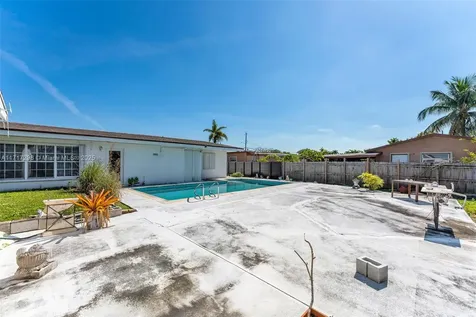 4200 SW 96th Avenue Miami FL 33165