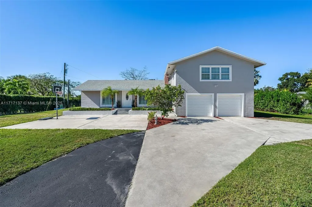 3051 SW 136th Avenue Davie FL 33330