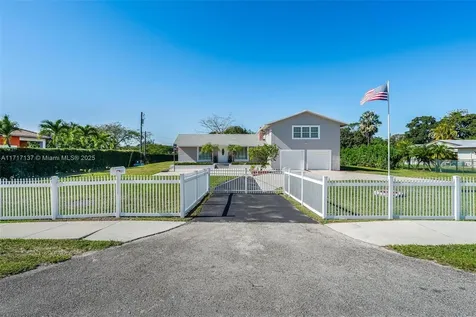 3051 SW 136th Avenue Davie FL 33330