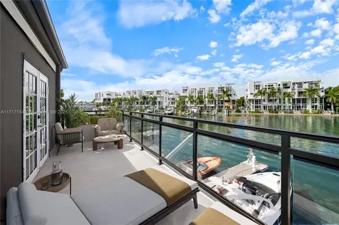 7404 Gary Avenue Miami Beach FL 33141