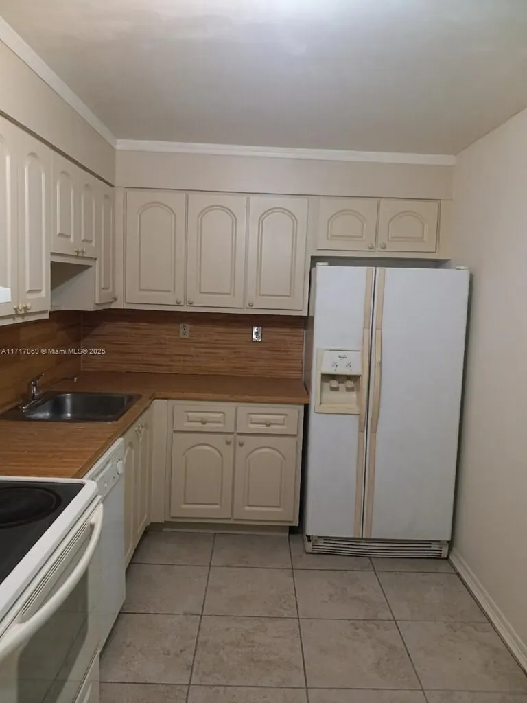 8267 SW 128th Street Pinecrest FL 33156