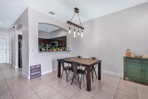 2417 SW 99th Way Miramar FL 33025