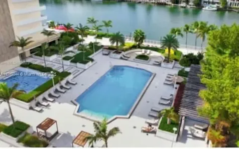 5600 Collins Avenue Miami Beach FL 33140