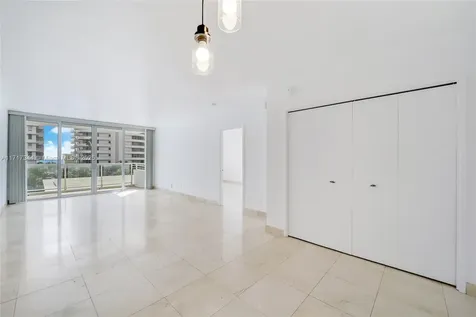 5600 Collins Avenue Miami Beach FL 33140