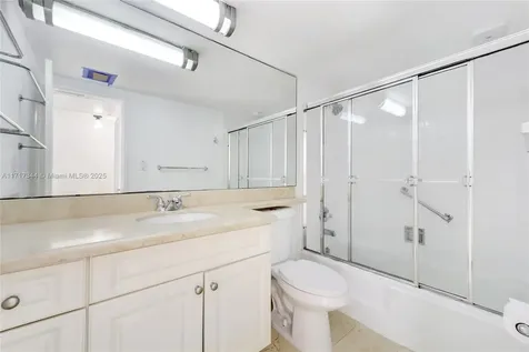 5600 Collins Avenue Miami Beach FL 33140