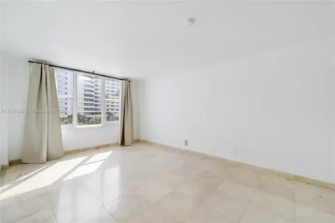 5600 Collins Avenue Miami Beach FL 33140