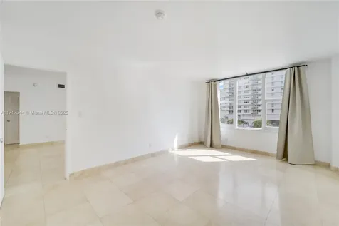 5600 Collins Avenue Miami Beach FL 33140