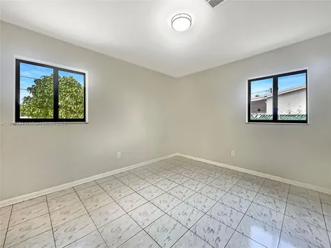 5001 NW 181st Terrace Miami Gardens FL 33055