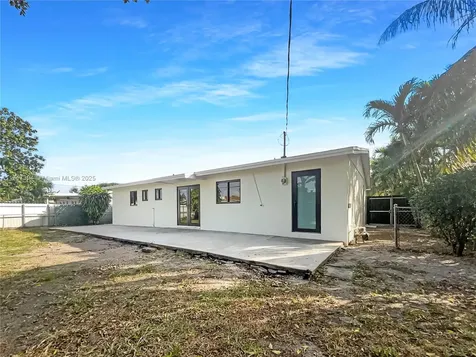 5001 NW 181st Terrace Miami Gardens FL 33055
