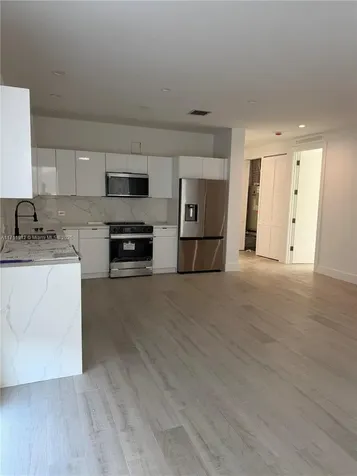 210 SE 10th Street Hallandale Beach FL 33009