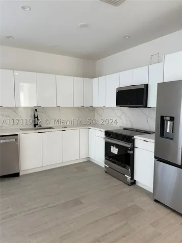 210 SE 10th Street Hallandale Beach FL 33009