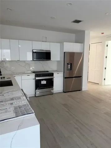210 SE 10th Street Hallandale Beach FL 33009