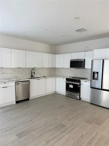 210 SE 10th Street Hallandale Beach FL 33009