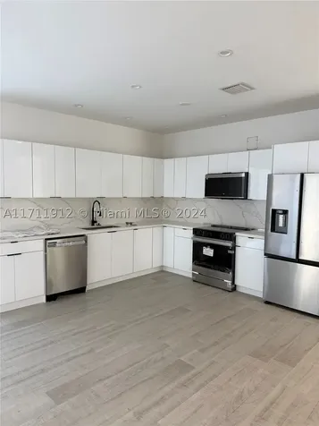 210 SE 10th Street Hallandale Beach FL 33009