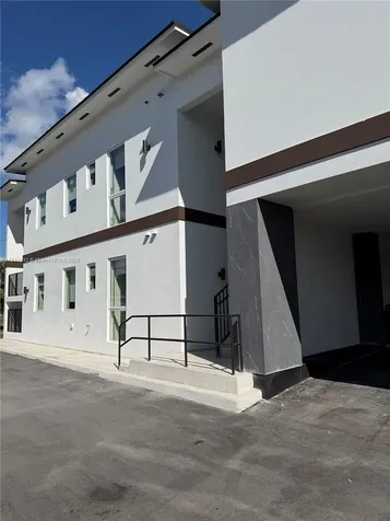 210 SE 10th Street Hallandale Beach FL 33009