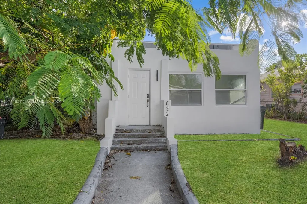 832 N C Street Lake Worth FL 33460