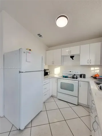 2614 W 71st Place Hialeah FL 33016