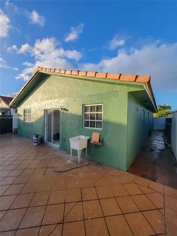 2614 W 71st Place Hialeah FL 33016