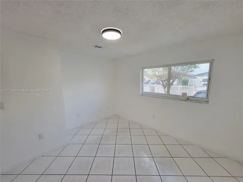 2614 W 71st Place Hialeah FL 33016