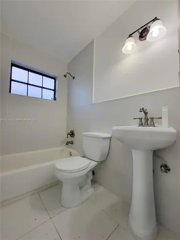 2614 W 71st Place Hialeah FL 33016